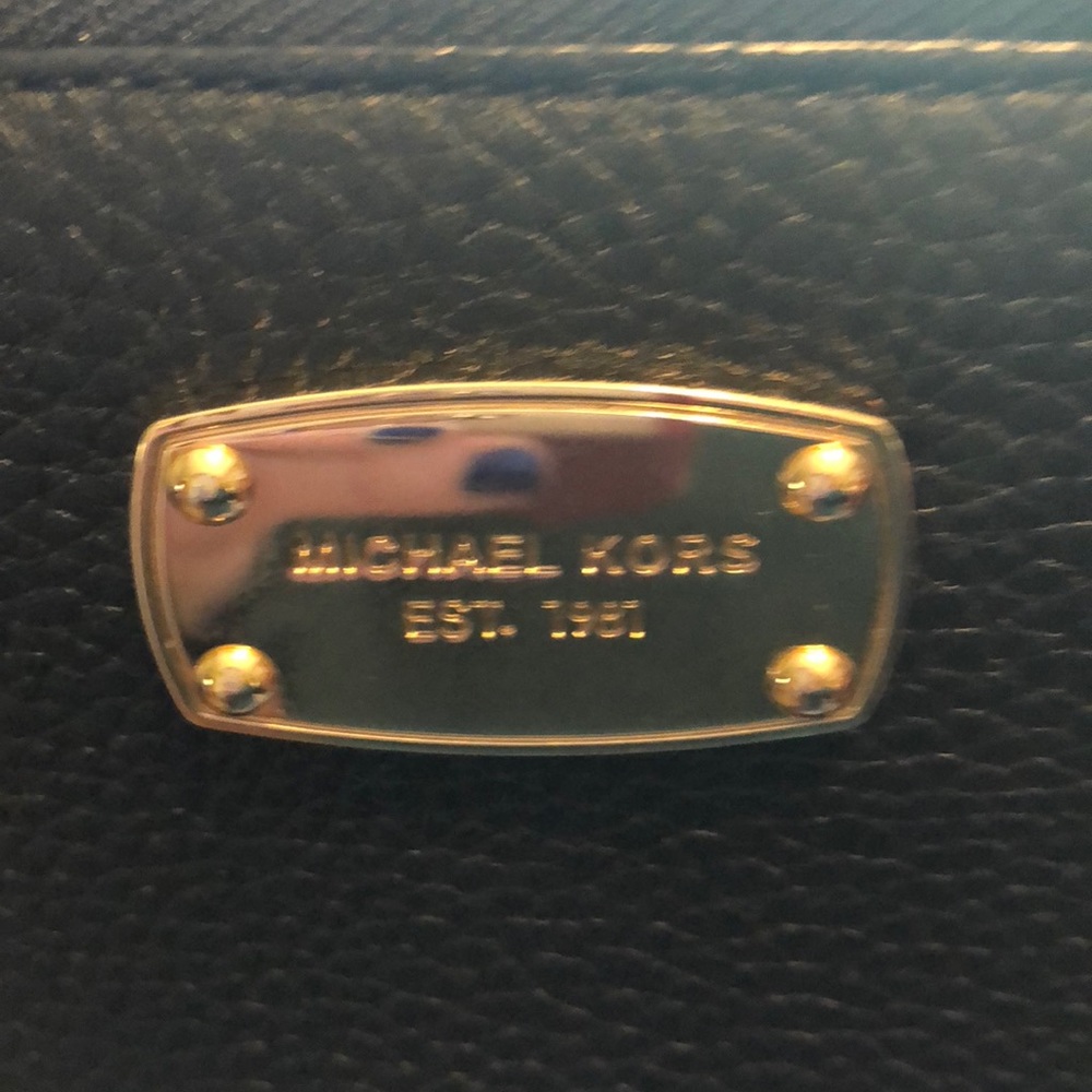 Michael Kors zip wallet